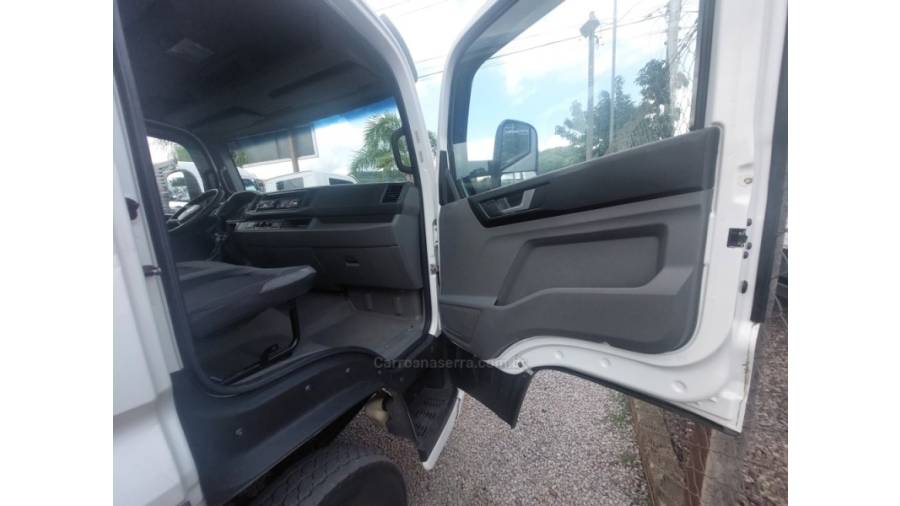 VOLKSWAGEN - 11-180 - 2021/2021 - Branca - Sob Consulta