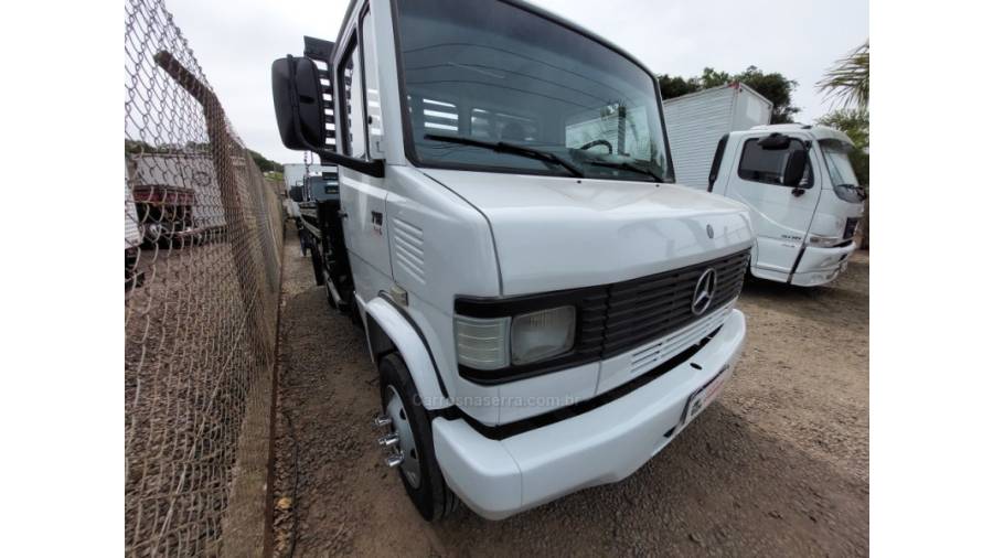 MERCEDES-BENZ - 710 - 2001/2001 - Branca - Sob Consulta
