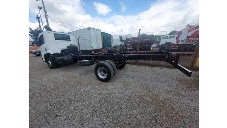 VOLKSWAGEN - 11-180 - 2021/2021 - Branca - Sob Consulta