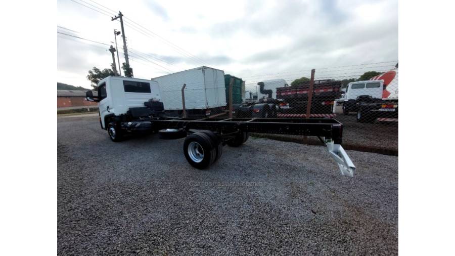 VOLKSWAGEN - 11-180 - 2019/2019 - Branca - Sob Consulta