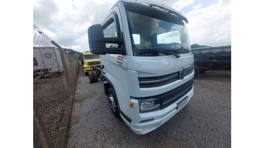 VOLKSWAGEN - 11-180 - 2021/2021 - Branca - Sob Consulta