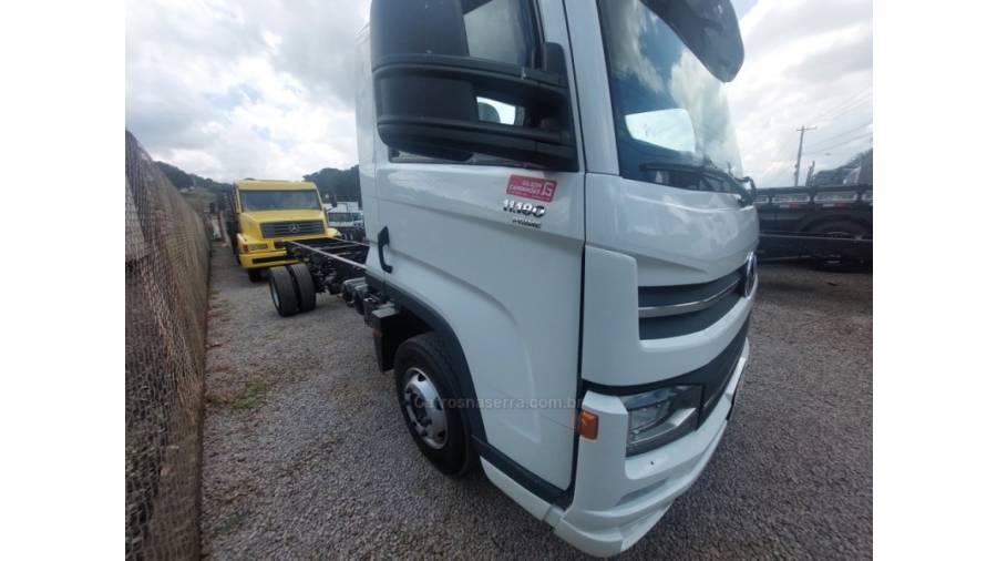 VOLKSWAGEN - 11-180 - 2021/2021 - Branca - Sob Consulta