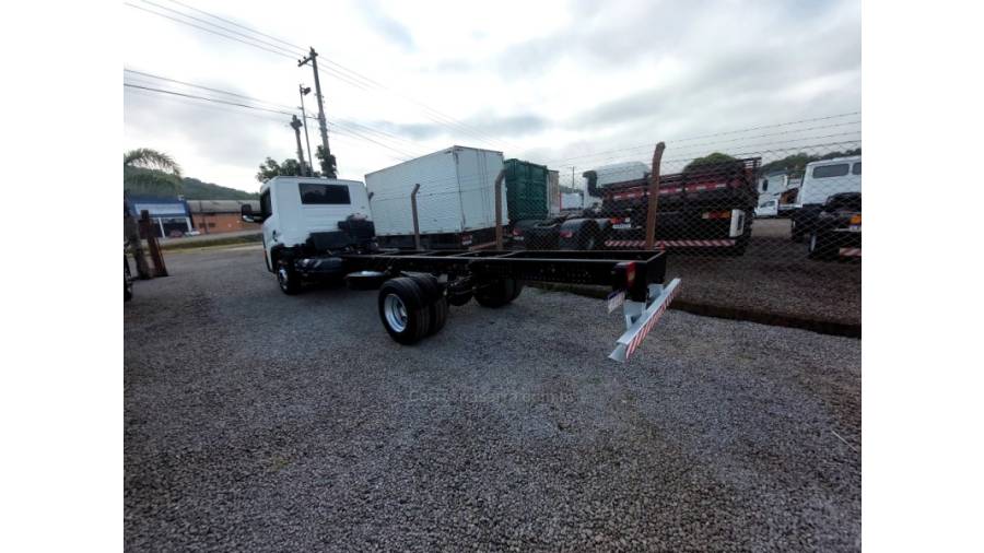 VOLKSWAGEN - 11-180 - 2019/2019 - Branca - Sob Consulta