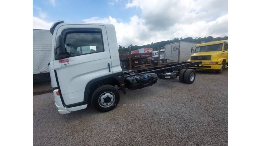 VOLKSWAGEN - 11-180 - 2021/2021 - Branca - Sob Consulta