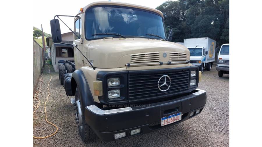 MERCEDES-BENZ - 1318 - 1988/1988 - Bege - Sob Consulta